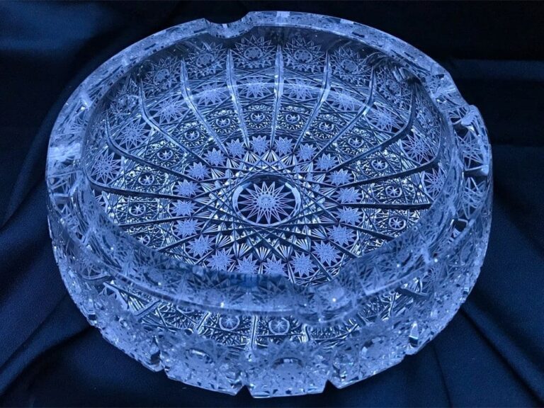 Křišťálový broušený popelník 20 cm