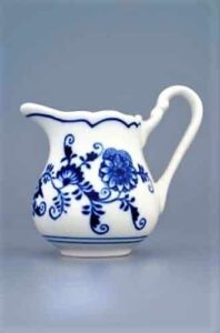 Cibulák – Mlékovička vysoká 0,16 l – originální cibulový porcelán 1. jakost