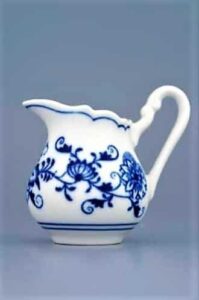 Cibulák – Mlékovka vysoká 0,08 l – originální cibulový porcelán 1. jakost