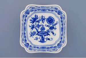 Cibulák – Misa šalátová 4-hranná vysoká 18 cm – originálny cibuľový porcelán 1. akosť
