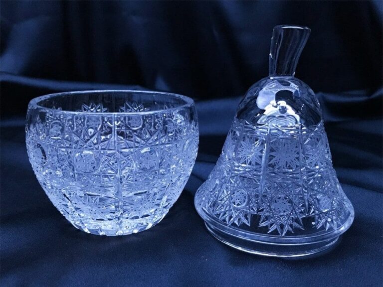 Křišťálová broušená dóza hruška 16,5 cm s víčkem